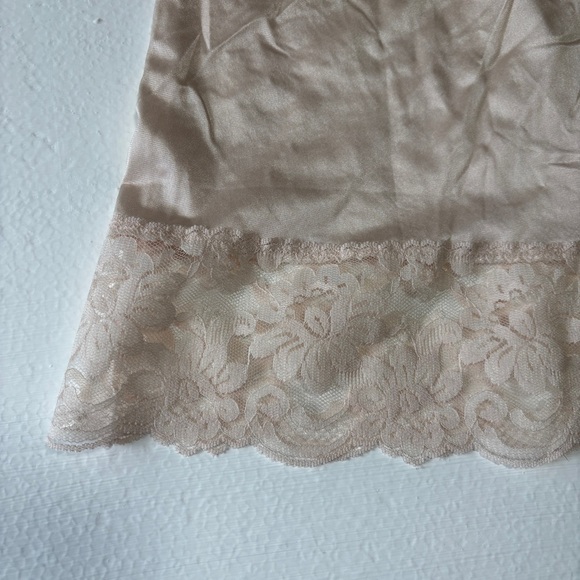 Vintage Smart Nylon Slip - Picture 2 of 5